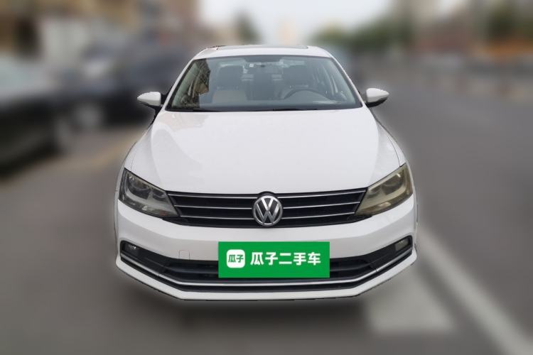 Used Volkswagen Sagitar 2015 1.6L Manual Comfort Model Front