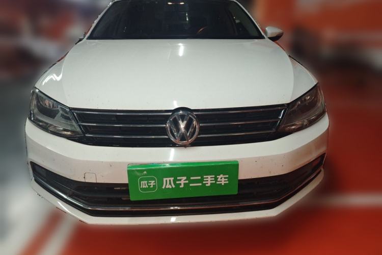 Used Volkswagen Sagitar 2015 1.6L Automatic Comfort Model Front