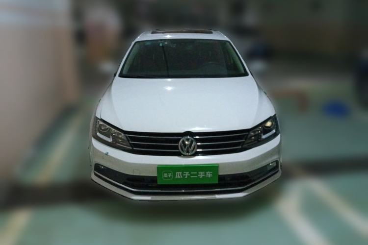 Used Volkswagen Sagitar 2015 230TSI Automatic Luxury Model Front