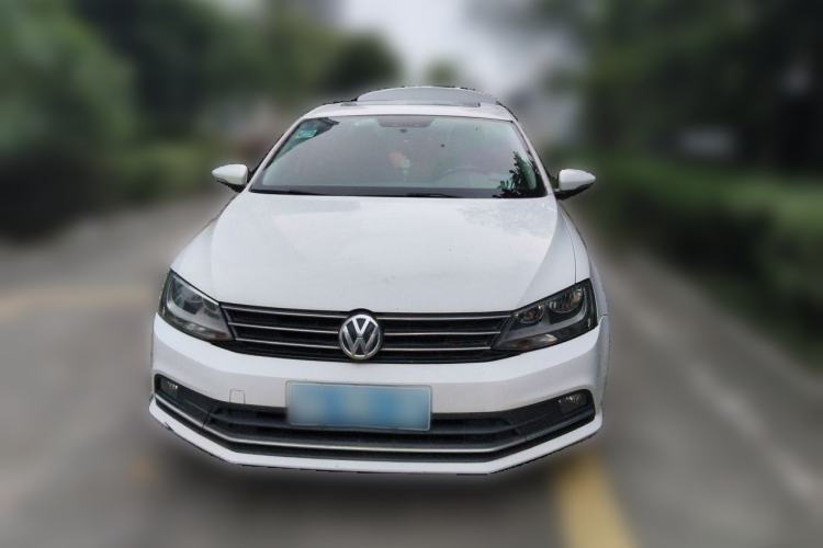 Used Volkswagen Sagitar 2015 1.6L Automatic Comfort Model Front