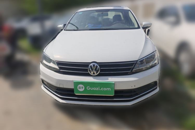 Used Volkswagen Sagitar 2015 230TSI Manual Comfort Version Front