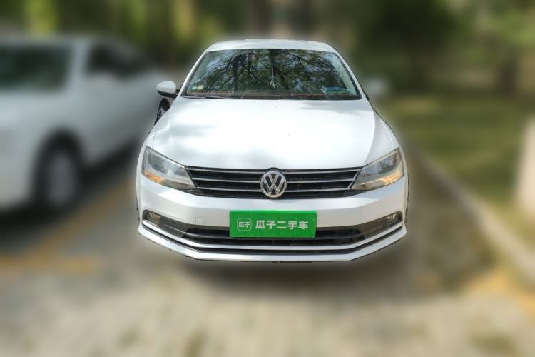 Used Volkswagen Sagitar 2015 1.6L Manual Fashion Edition Front