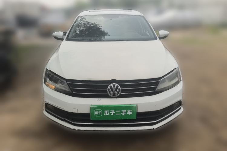 Used Volkswagen Sagitar 2015 1.6L Manual Comfort Model Front