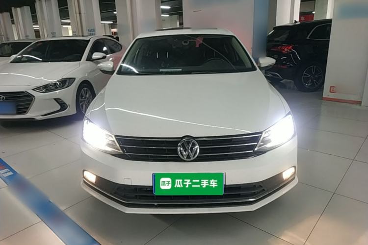 Used Volkswagen Sagitar 2015 230TSI Automatic Comfort Version Front