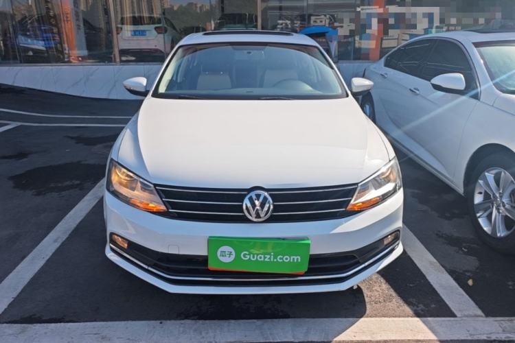 Used Volkswagen Sagitar 2015 1.6L Automatic Comfort Model Front