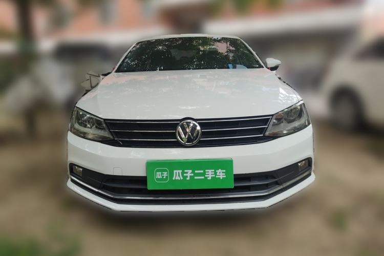 Used Volkswagen Sagitar 2015 1.6L Manual Comfort Model Front