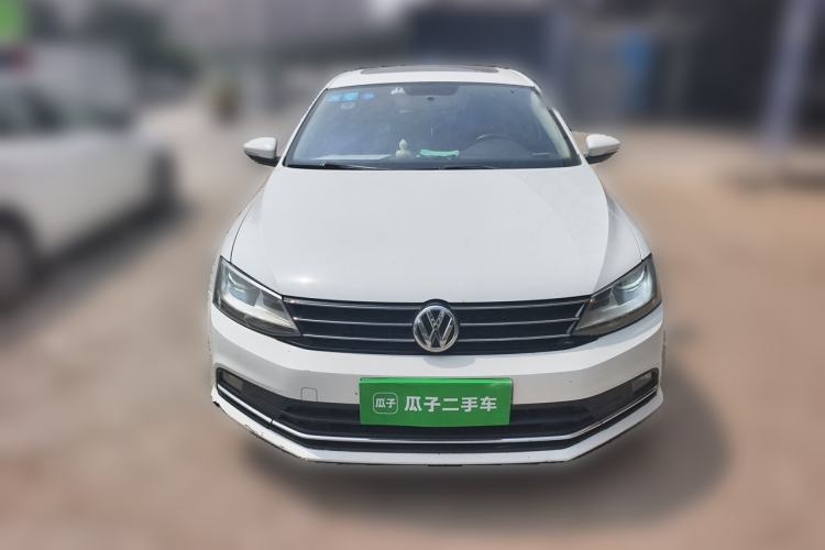 Used Volkswagen Sagitar 2015 1.6L Automatic Comfort Model Front