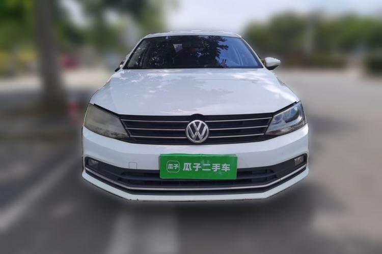 Used Volkswagen Sagitar 2015 230TSI Manual Comfort Version Front