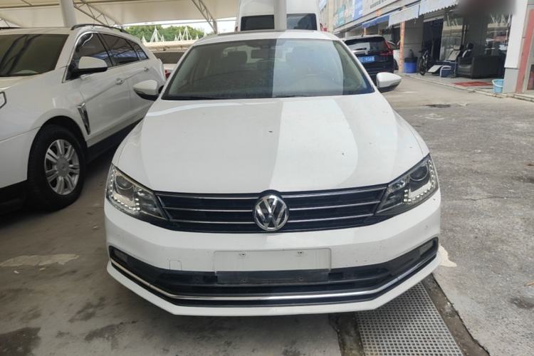 Used Volkswagen Sagitar 2015 230TSI Automatic Luxury Model Front