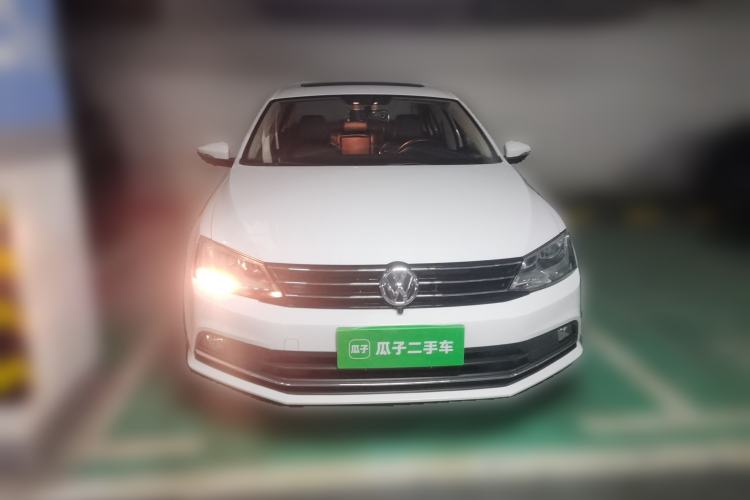 Used Volkswagen Sagitar 2015 230TSI Manual Comfort Version Front