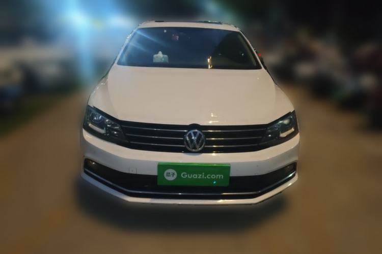 Used Volkswagen Sagitar 2015 230TSI Automatic Luxury Model Front