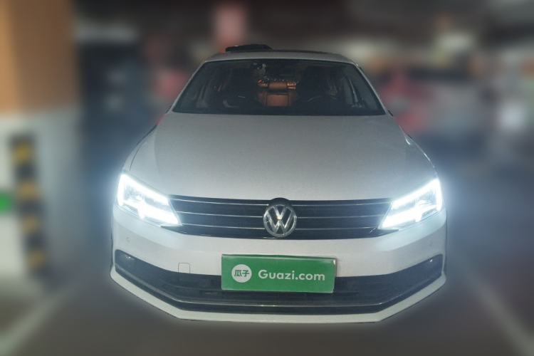 Used Volkswagen Sagitar 2015 230TSI Automatic Luxury Model Front