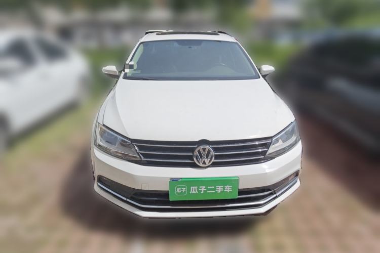 Used Volkswagen Sagitar 2015 1.6L Manual Comfort Model Front