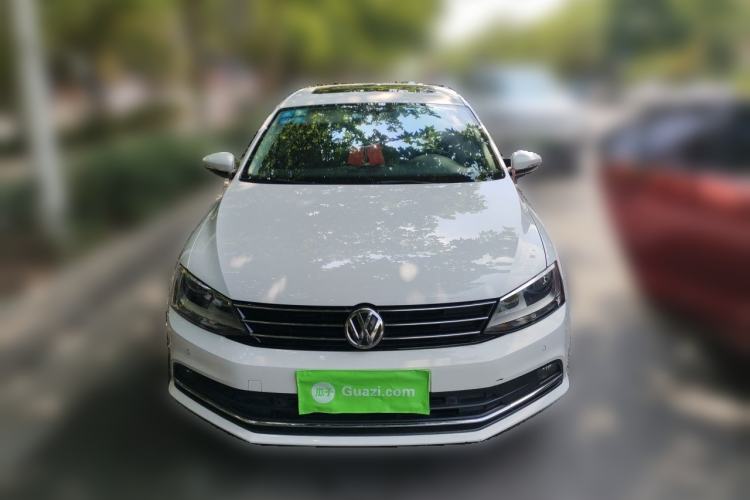 Used Volkswagen Sagitar 2015 230TSI Automatic Luxury Model Front