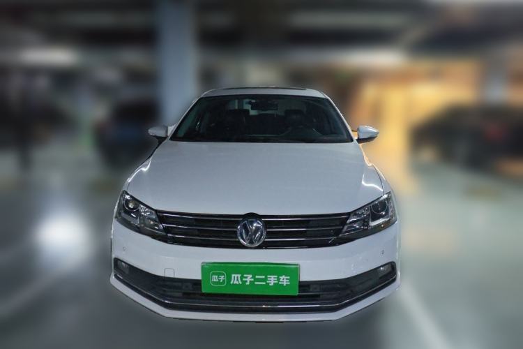 Used Volkswagen Sagitar 2015 230TSI Automatic Luxury Model Front