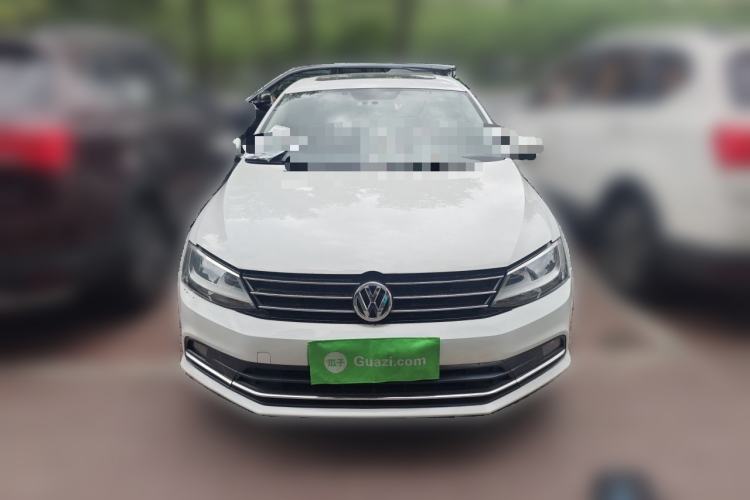 Used Volkswagen Sagitar 2015 230TSI Automatic Comfort Version Front