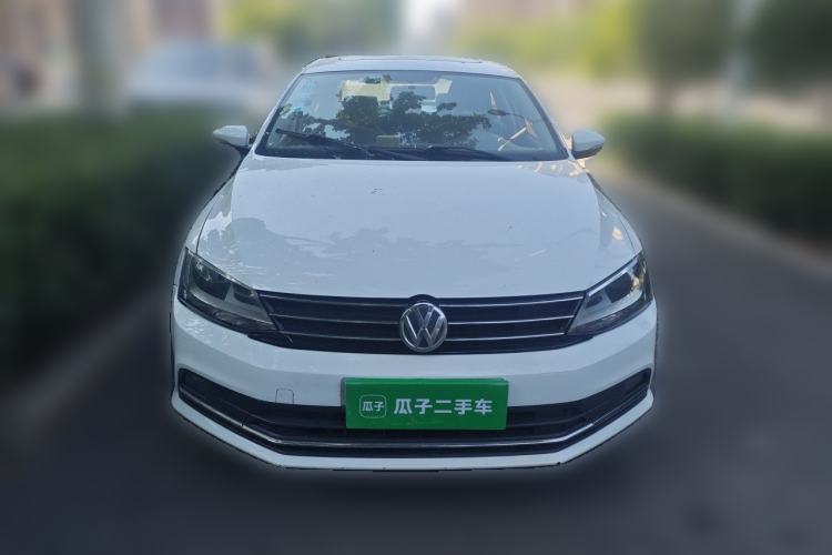 Used Volkswagen Sagitar 2015 1.6L Manual Comfort Model Front