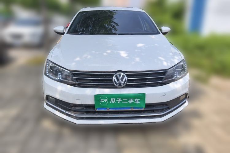 Used Volkswagen Sagitar 2015 1.6L Manual Comfort Model Front