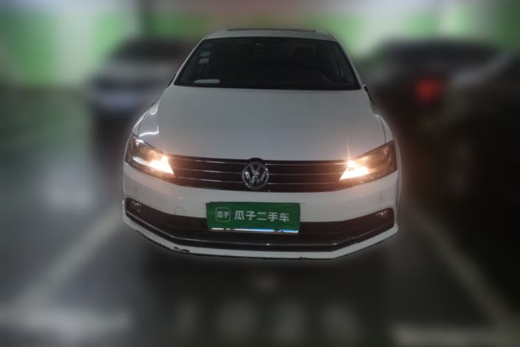 Used Volkswagen Sagitar 2015 230TSI Automatic Luxury Model Front