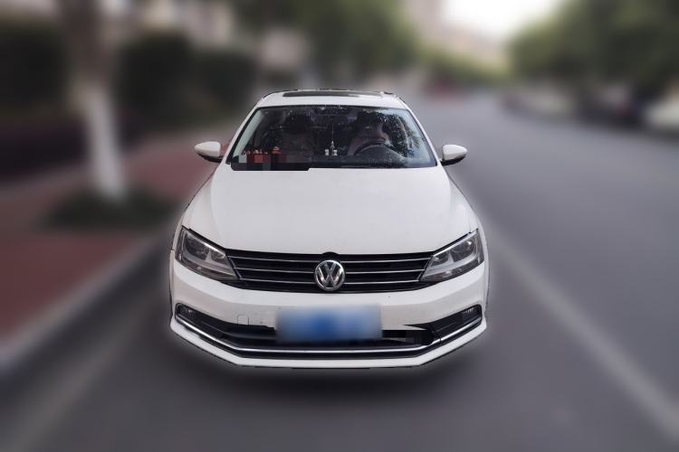 Used Volkswagen Sagitar 2015 1.6L Automatic Comfort Model Front