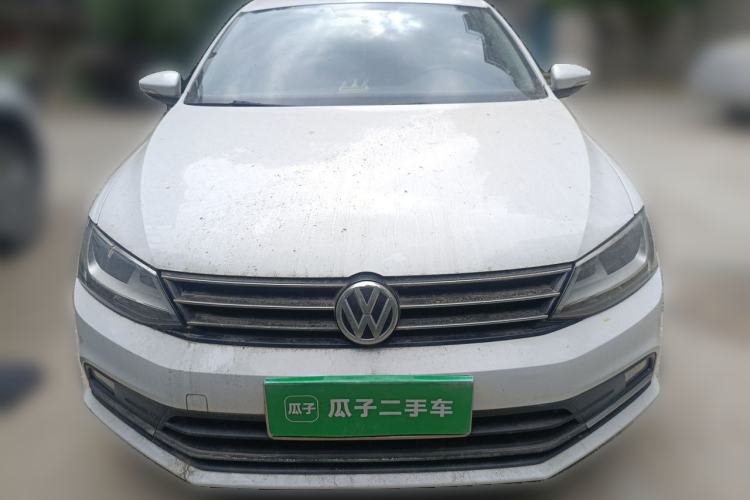 Used Volkswagen Sagitar 2015 1.6L Manual Comfort Model Front