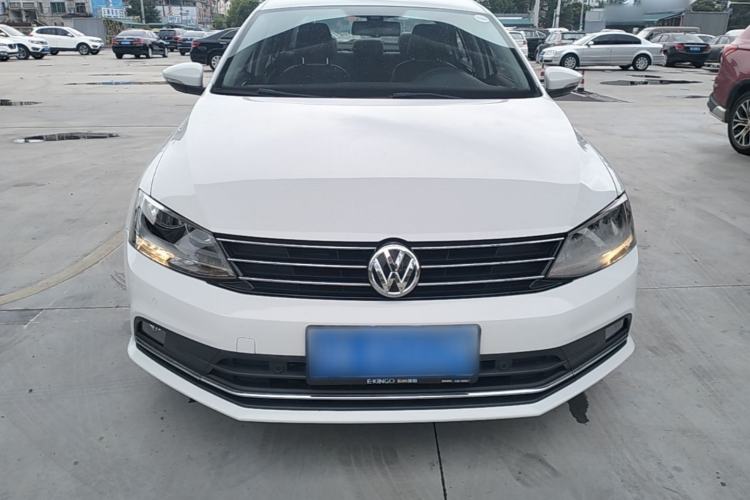 Used Volkswagen Sagitar 2015 230TSI Automatic Luxury Model Front