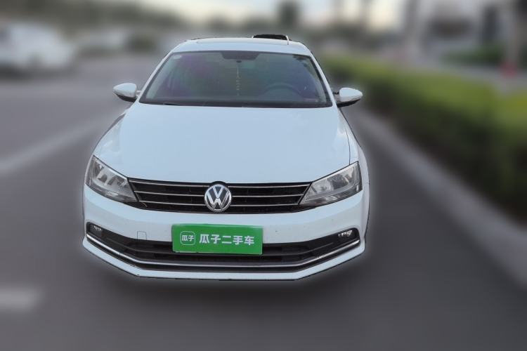 Used Volkswagen Sagitar 2015 230TSI Manual Comfort Version Front