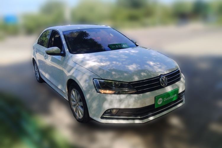 Used Volkswagen Sagitar 2015 1.6L Automatic Comfort Model Front Right 45 Deg