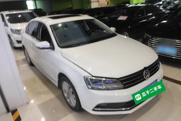 Used Volkswagen Sagitar 2015 1.6L Automatic Comfort Model Front Right 45 Deg