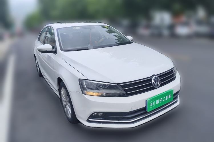 Used Volkswagen Sagitar 2015 1.6L Automatic Comfort Model Front Right 45 Deg