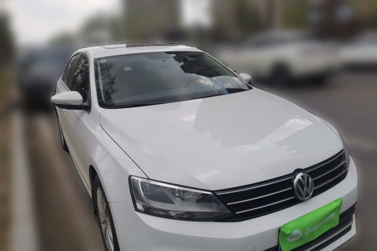 Used Volkswagen Sagitar 2015 1.6L Automatic Comfort Model Front Right 45 Deg