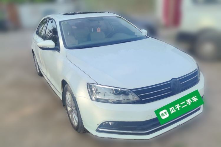 Used Volkswagen Sagitar 2015 1.6L Manual Comfort Model Front Right 45 Deg