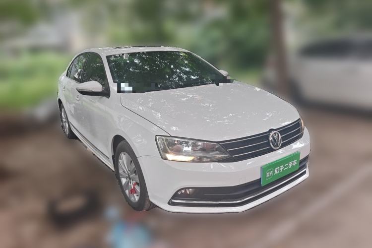 Used Volkswagen Sagitar 2015 1.6L Manual Comfort Model Front Right 45 Deg