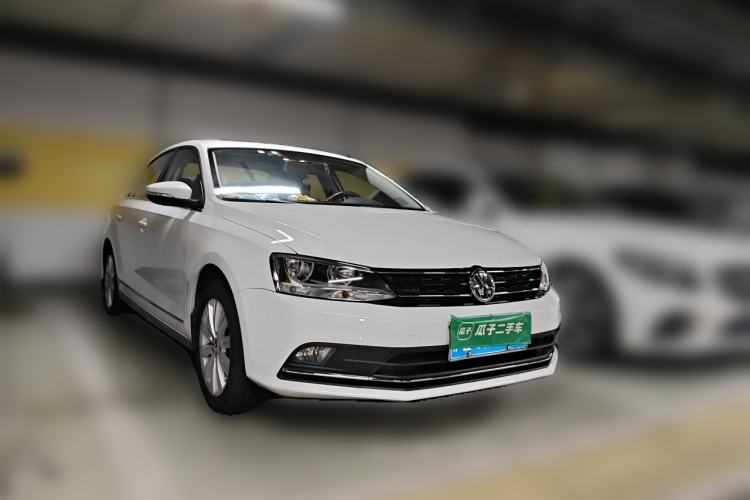 Used Volkswagen Sagitar 2015 1.6L Automatic Comfort Model Front Right 45 Deg