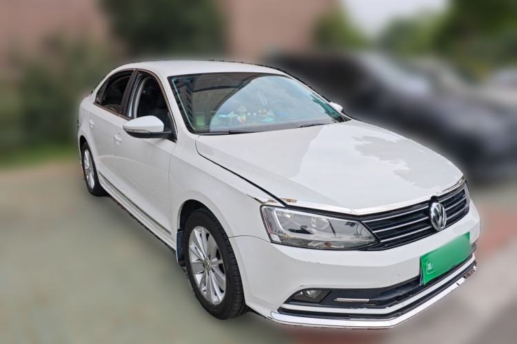 Used Volkswagen Sagitar 2015 1.6L Automatic Fashion Model Front Right 45 Deg