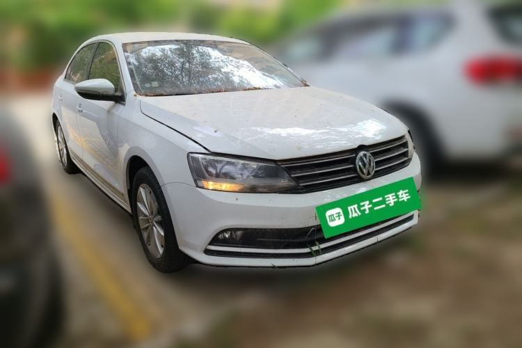 Used Volkswagen Sagitar 2015 1.6L Manual Fashion Edition Front Right 45 Deg