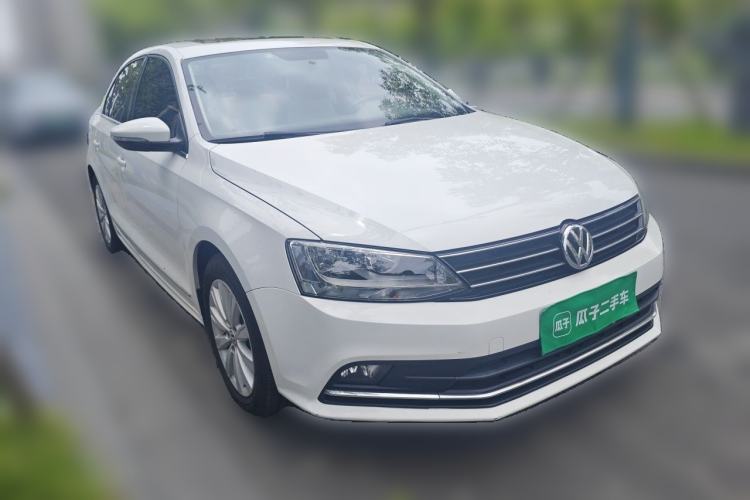 Used Volkswagen Sagitar 2015 1.6L Automatic Comfort Model Front Right 45 Deg