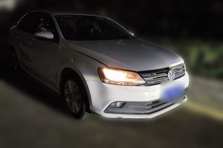 Used Volkswagen Sagitar 2015 1.6L Automatic Comfort Model Front Right 45 Deg