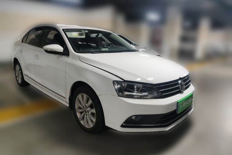 Used Volkswagen Sagitar 2015 1.6L Automatic Comfort Model Front Right 45 Deg