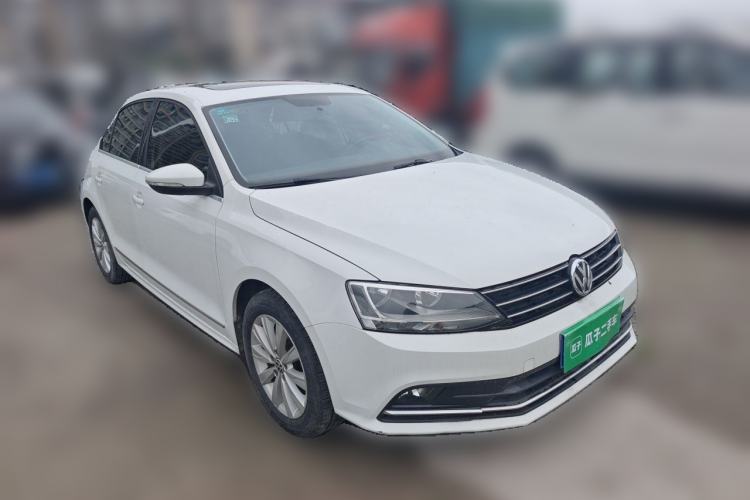 Used Volkswagen Sagitar 2015 1.6L Automatic Comfort Model Front Right 45 Deg