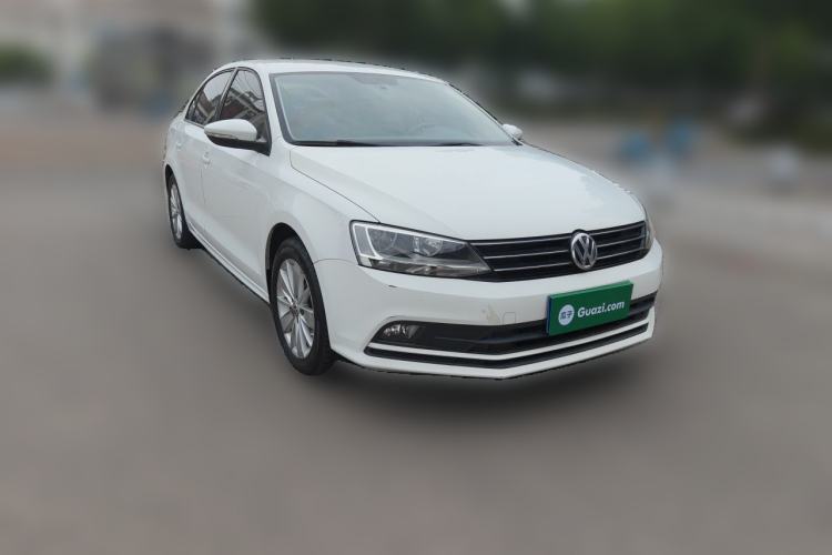 Used Volkswagen Sagitar 2015 1.6L Automatic Fashion Model Front Right 45 Deg
