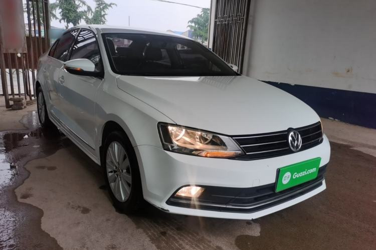 Used Volkswagen Sagitar 2015 1.6L Automatic Comfort Model Front Right 45 Deg