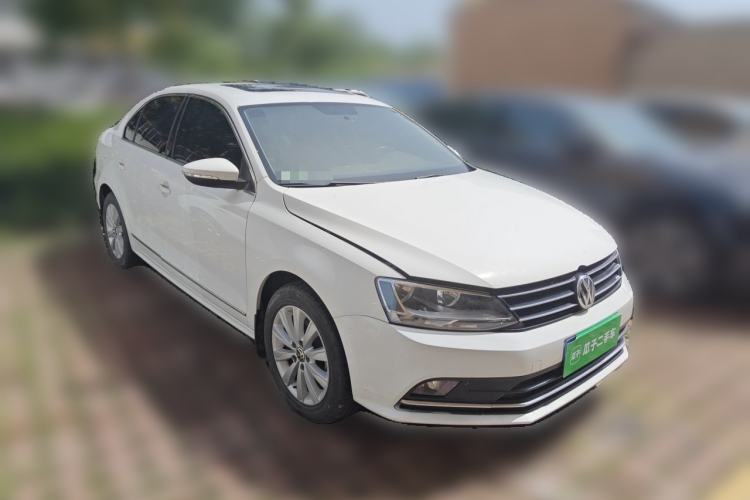 Used Volkswagen Sagitar 2015 1.6L Manual Comfort Model Front Right 45 Deg