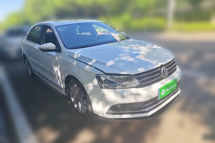 Used Volkswagen Sagitar 2015 1.6L Automatic Comfort Model Front Right 45 Deg