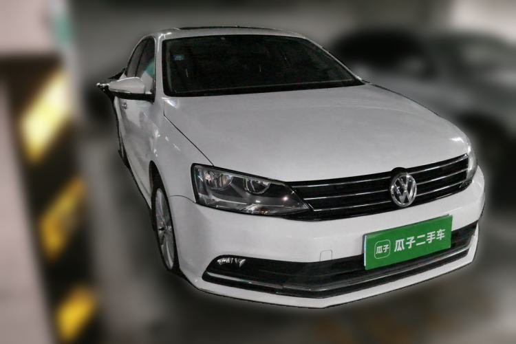 Used Volkswagen Sagitar 2015 1.6L Automatic Comfort Model Front Right 45 Deg
