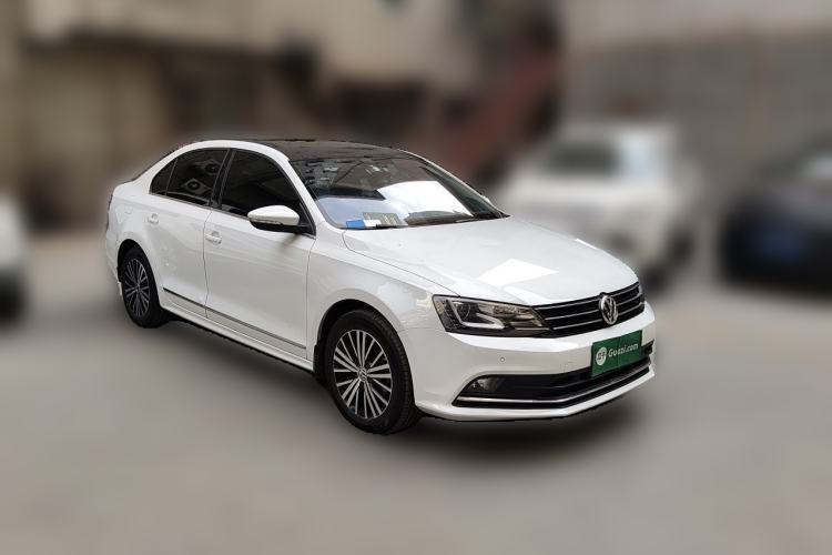 Used Volkswagen Sagitar 2015 280TSI Automatic Flagship Model Front Right 45 Deg