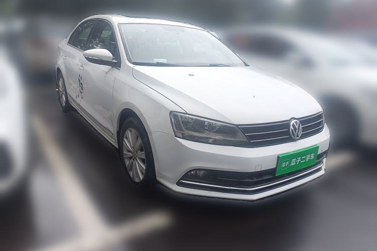 Used Volkswagen Sagitar 2015 1.6L Automatic Comfort Model Front Right 45 Deg