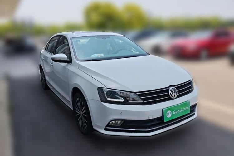 Used Volkswagen Sagitar 2015 280TSI Automatic Flagship Model Front Right 45 Deg