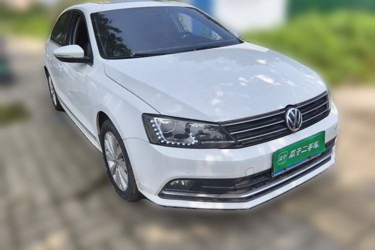 Used Volkswagen Sagitar 2015 1.6L Manual Comfort Model Front Right 45 Deg