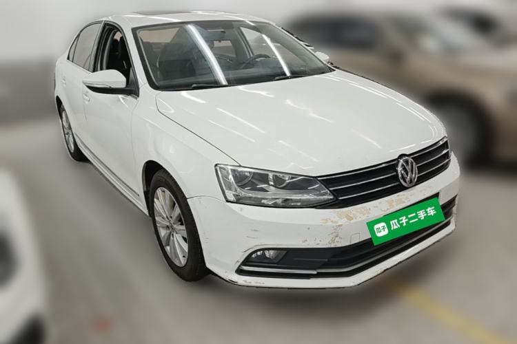 Used Volkswagen Sagitar 2015 230TSI Automatic Comfort Version Front Right 45 Deg